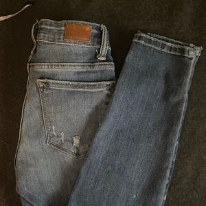 Judy Blue Classic distresses Indigo skinny Jeans
